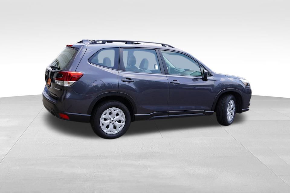 2022 Subaru Forester Base photo 2