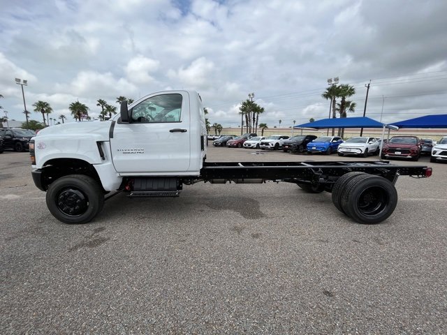 2024 Chevrolet Silverado 5500HD Work Truck photo 4