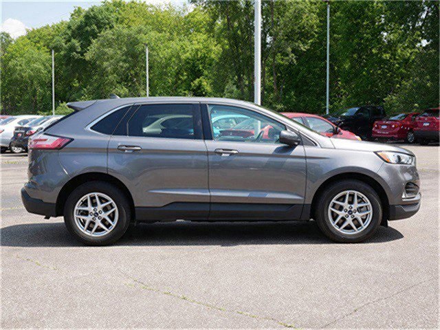 2022 Ford Edge SEL photo 8