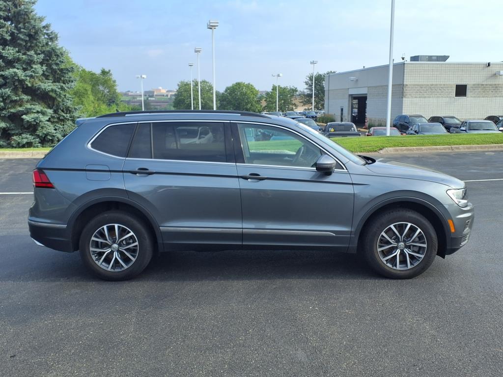 Used 2020 Volkswagen Tiguan SE with VIN 3VV2B7AX7LM129119 for sale in Burnsville, Minnesota