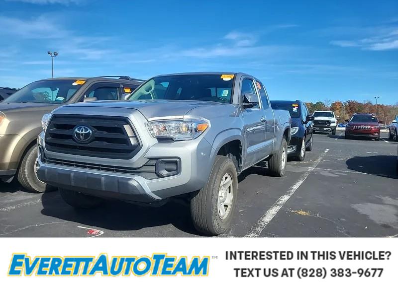 2023 Toyota Tacoma SR's photo