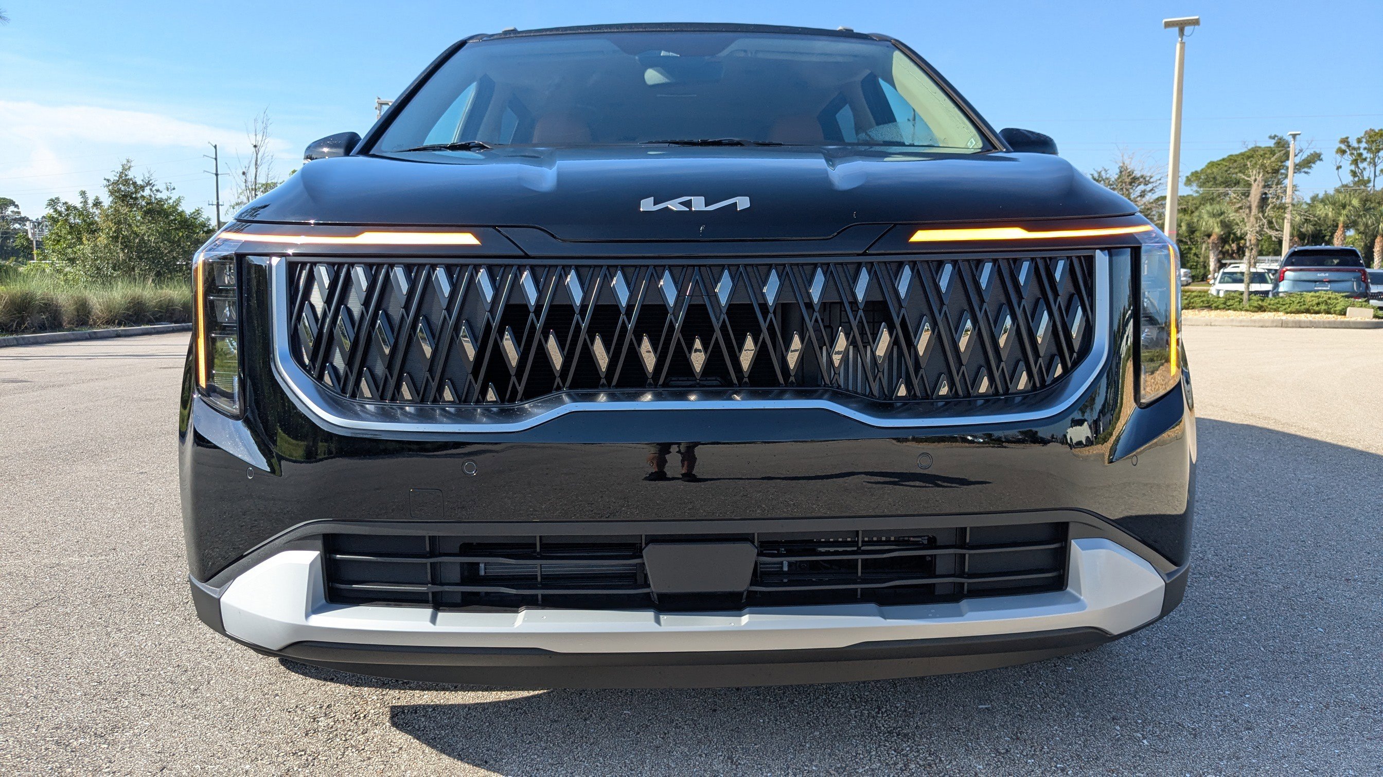 2026 Kia Carnival EX photo 2