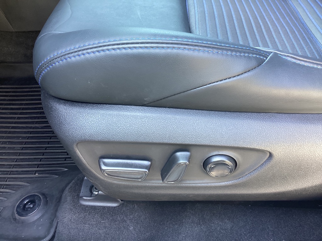 2023 Toyota RAV4 Hybrid XSE photo 14