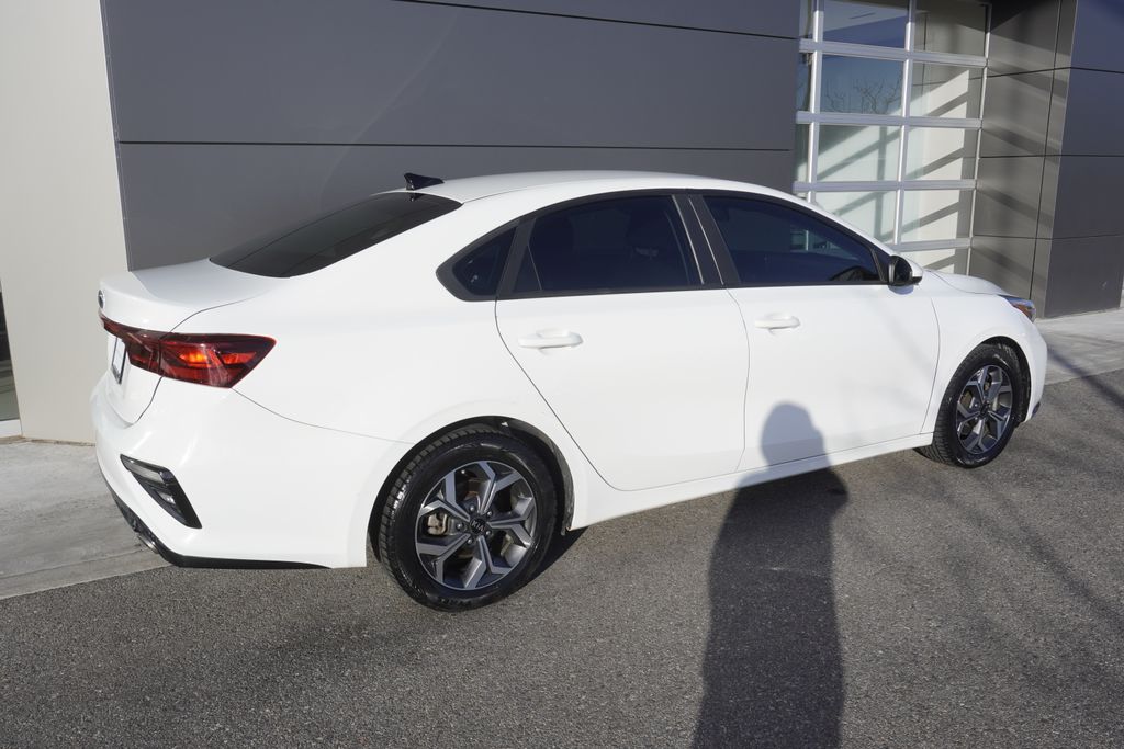 2019 Kia Forte FE LXS photo 3
