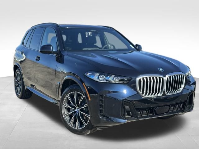 2026 BMW X5 50e's photo