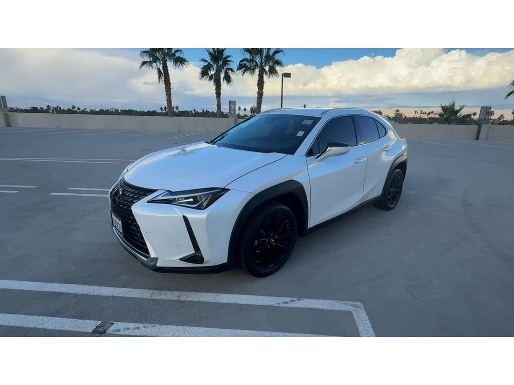 2021 Lexus UX 200 photo 4
