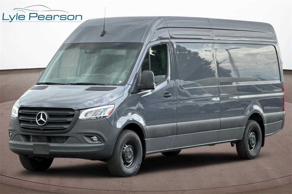 2024 Mercedes-Benz Sprinter Crew Van Base's photo