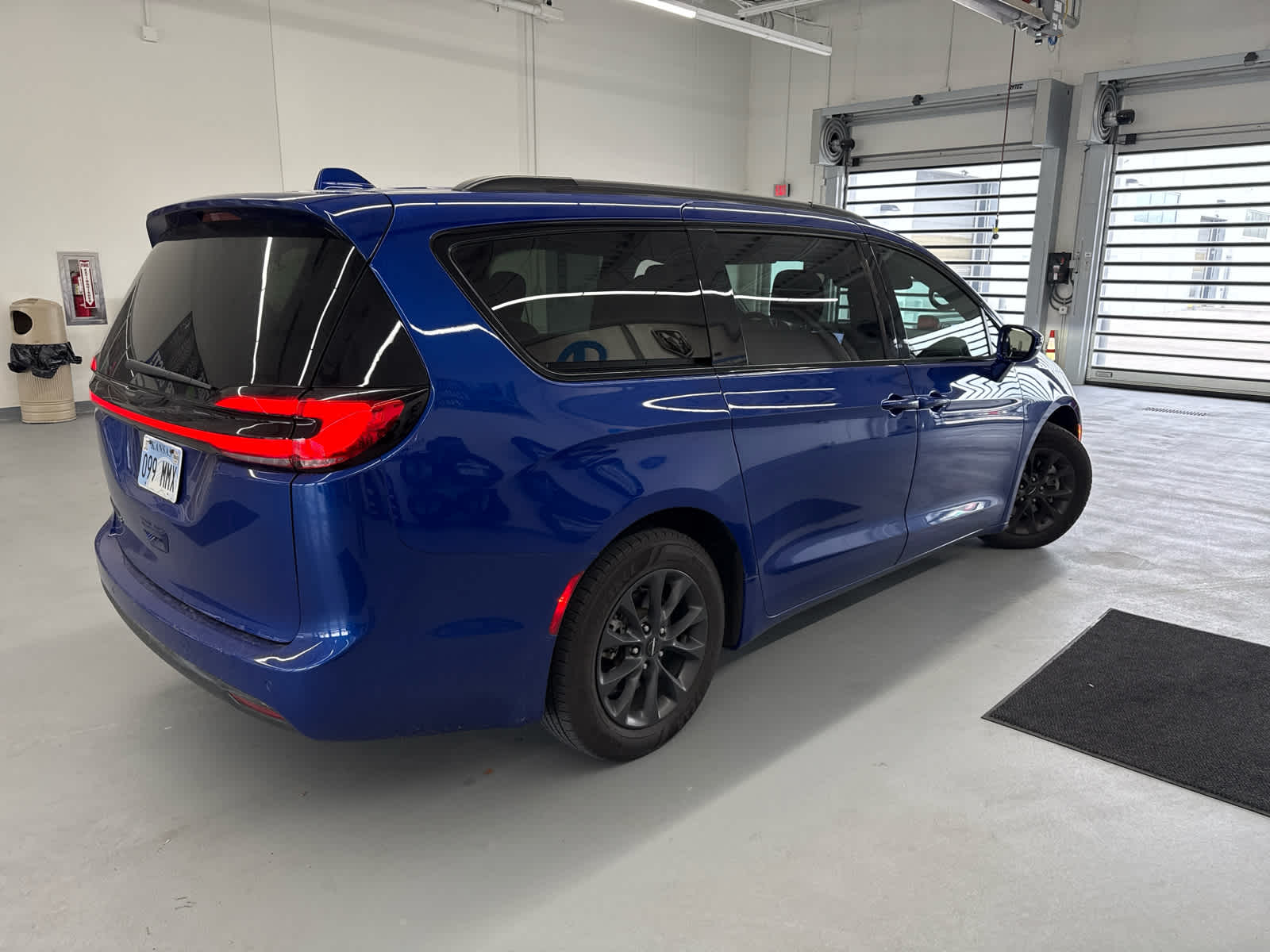 2021 Chrysler Pacifica Touring photo 4