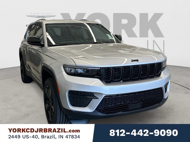 2025 Jeep Grand Cherokee Altitude photo 3