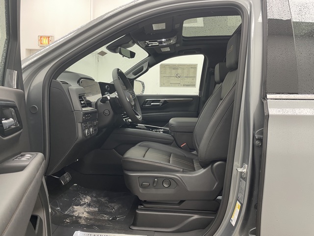 2026 Chevrolet Tahoe High Country photo 2