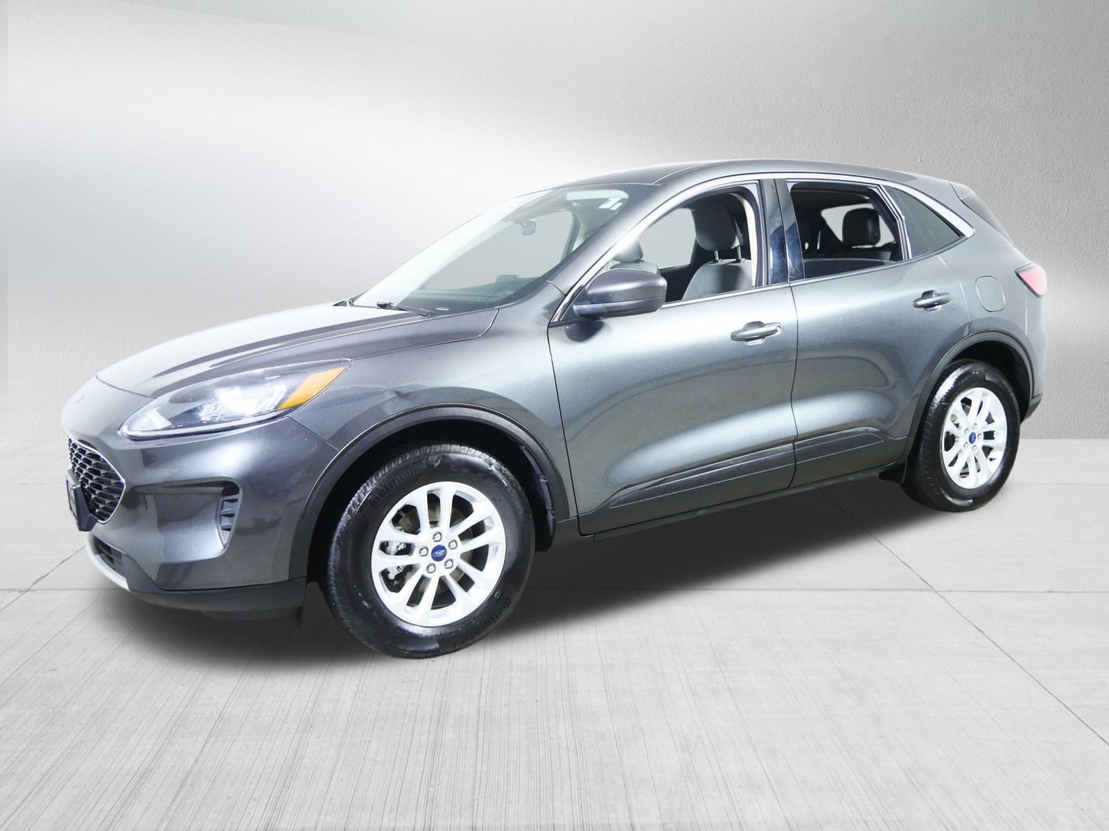 2020 Ford Escape SE photo 3