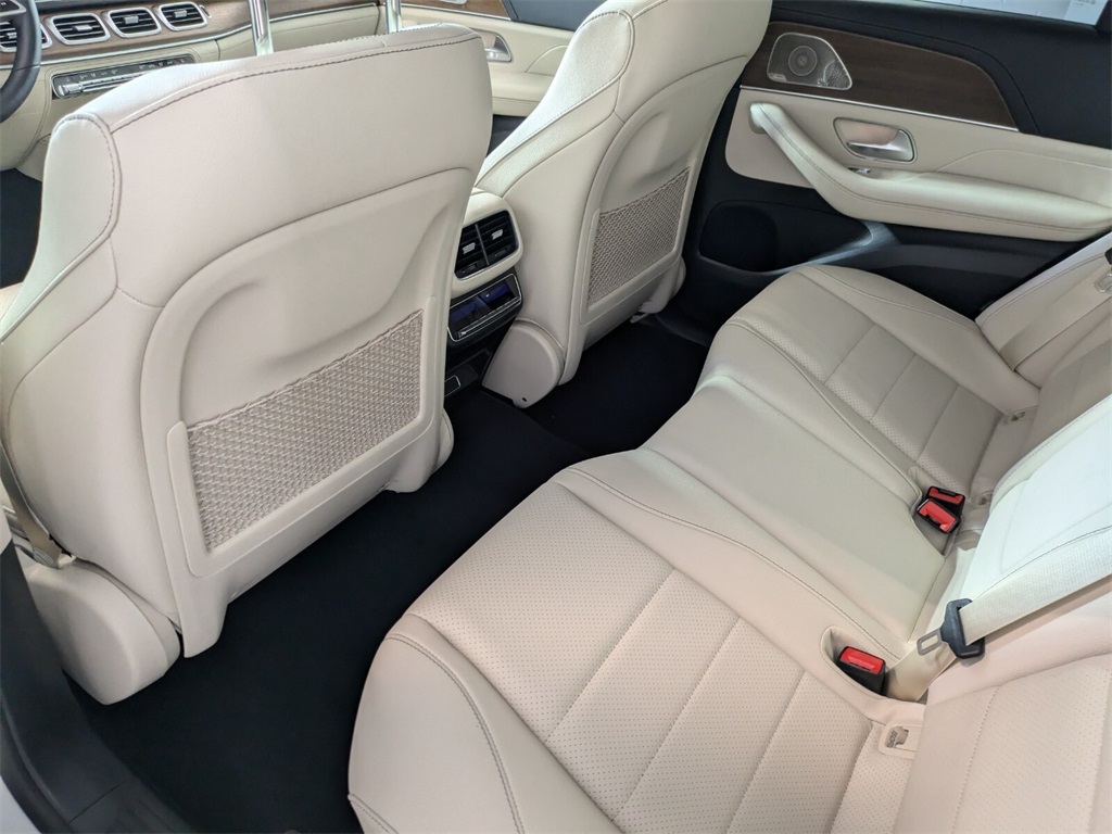 2026 Mercedes Benz GLE 350 4MATIC photo 3