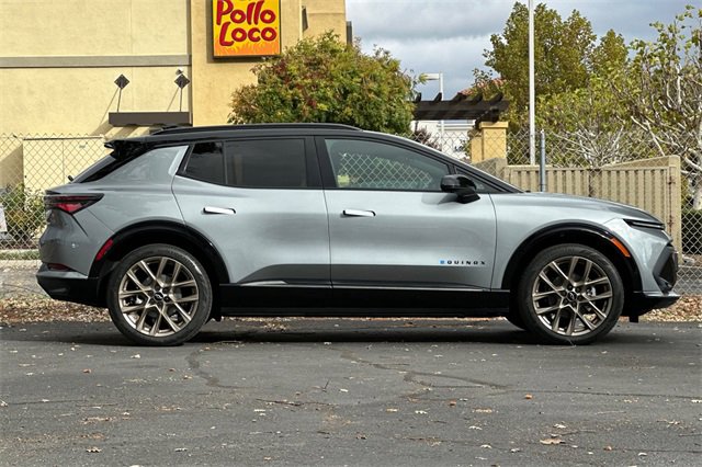 2026 Chevrolet Equinox EV 3RS photo 2