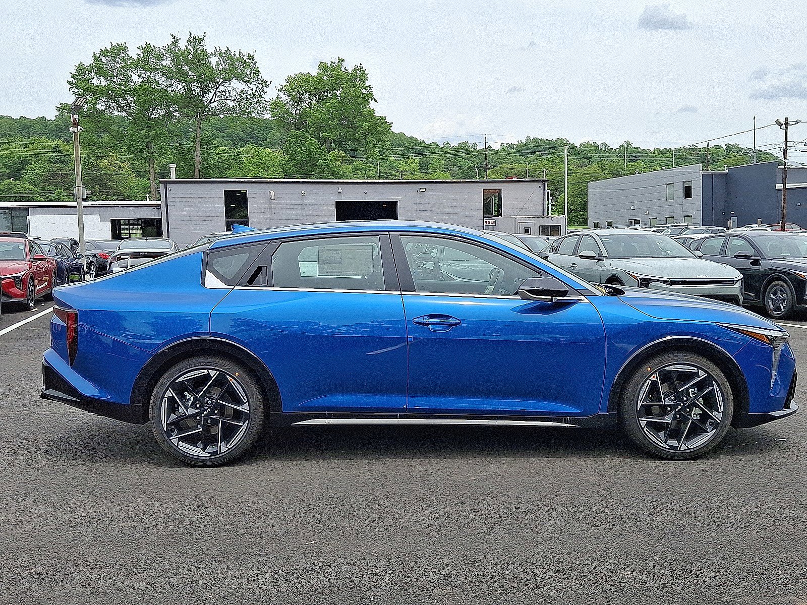 2025 Kia K4 GT-Line photo 8
