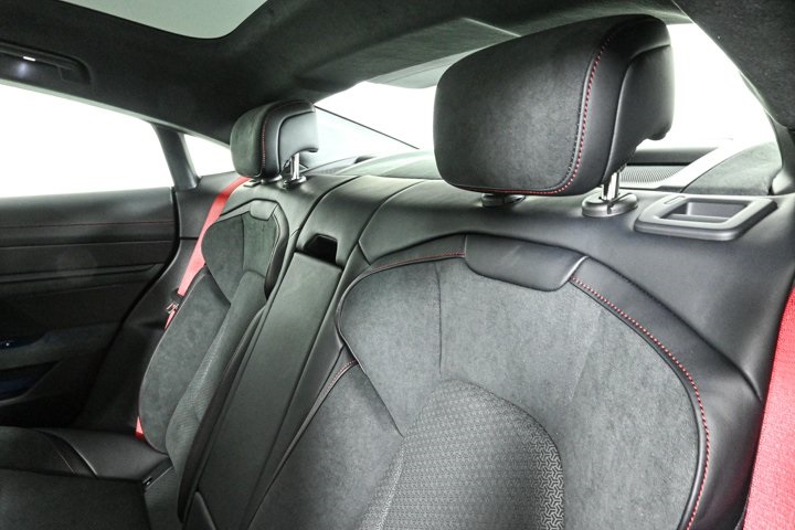 2025 Porsche Taycan GTS photo 20