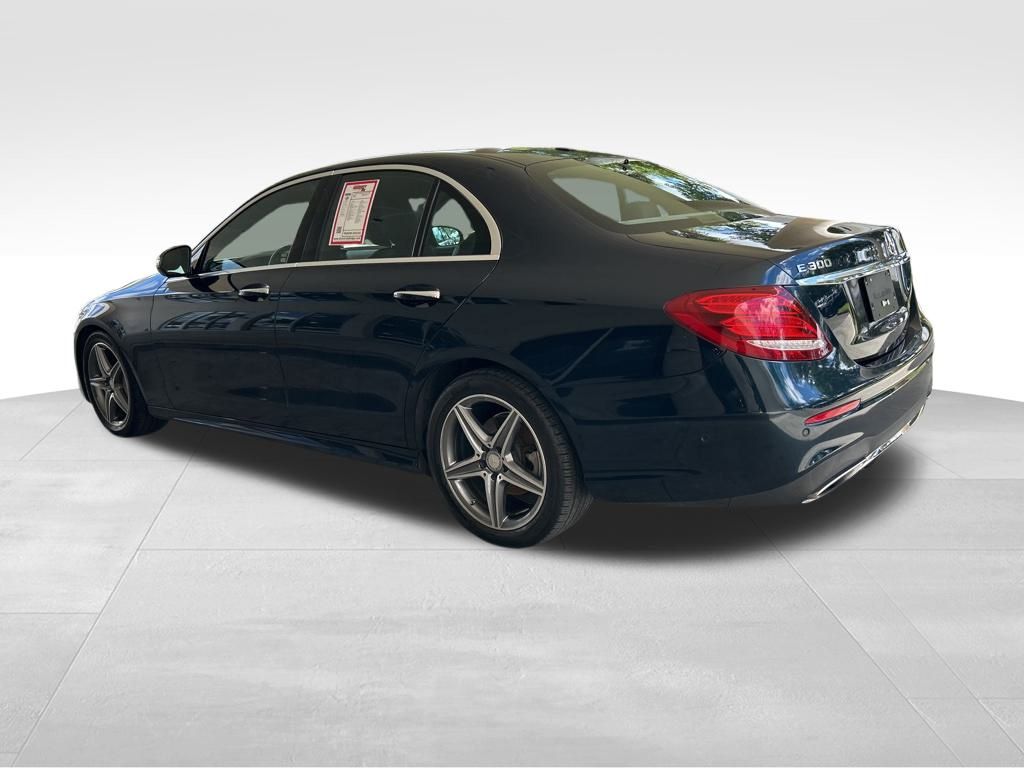 2017 Mercedes Benz E 300 photo 4