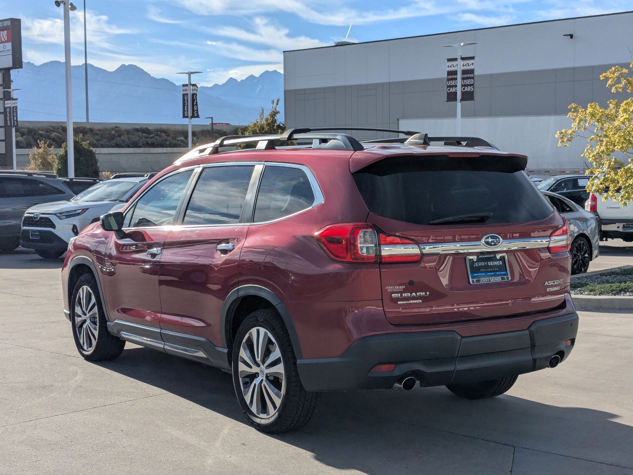 2022 Subaru Ascent Touring photo 3
