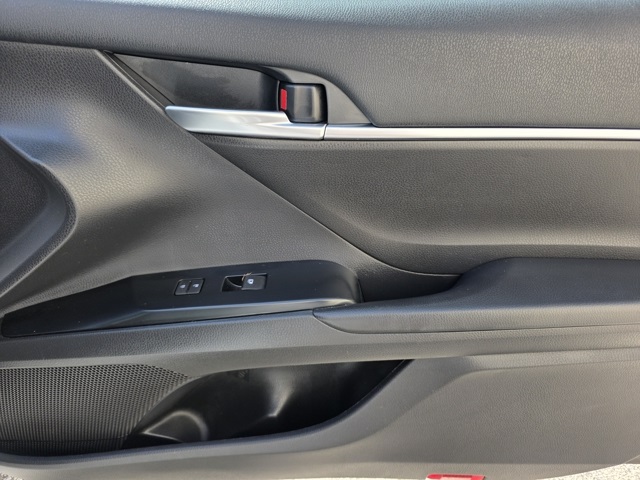 2020 Toyota Camry SE photo 12