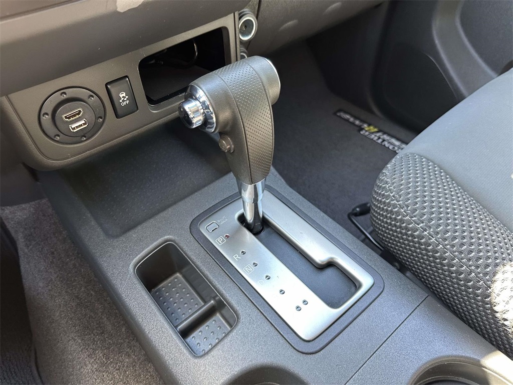 2016 Nissan Frontier Desert Runner King Cab photo 5