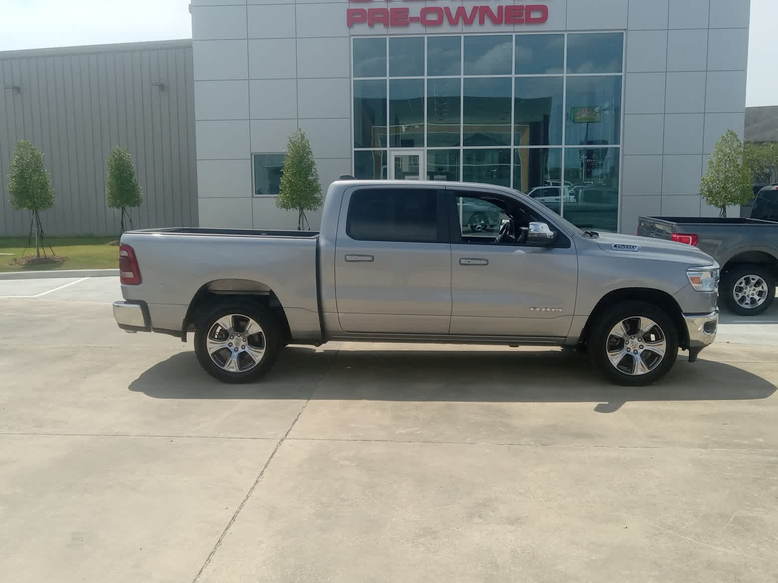 2024 RAM Ram 1500 Pickup Laramie's photo