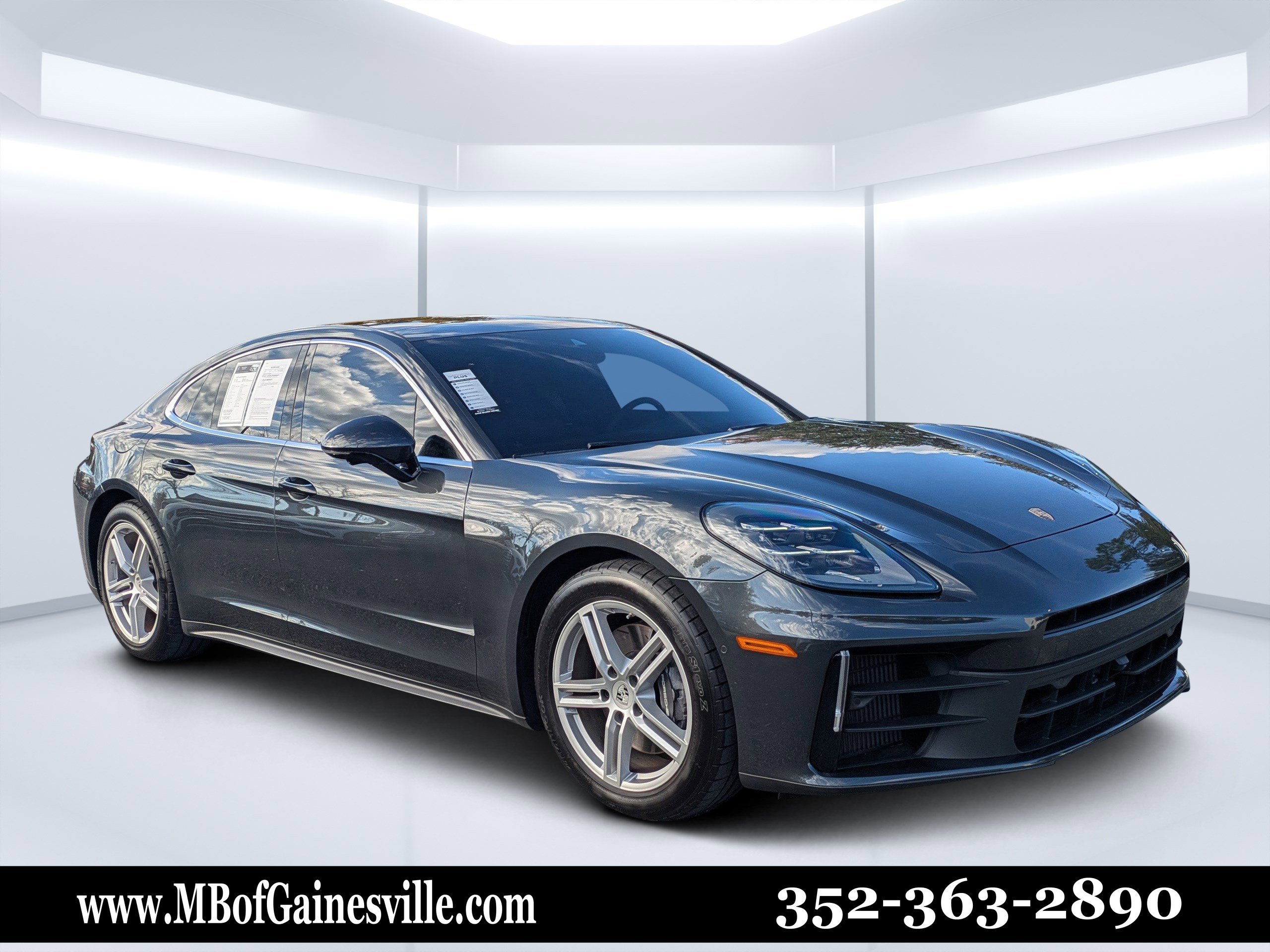 2025 Porsche Panamera Base's photo