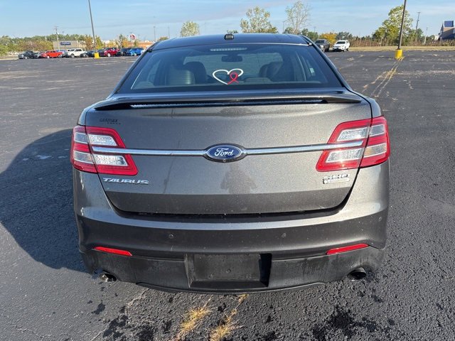 2016 Ford Taurus SHO photo 4