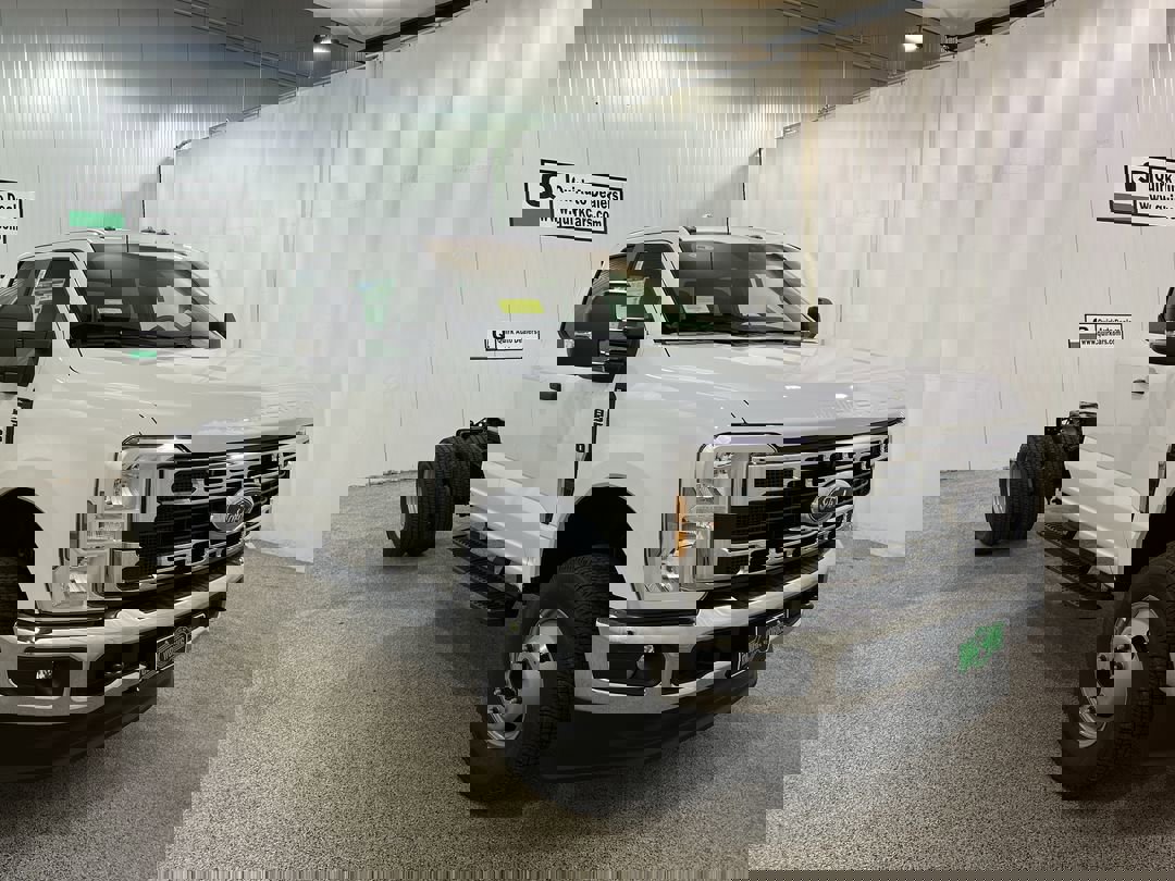 2025 Ford F-350 XL photo 3