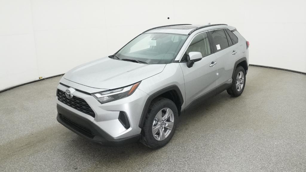 2025 Toyota RAV4 XLE's photo