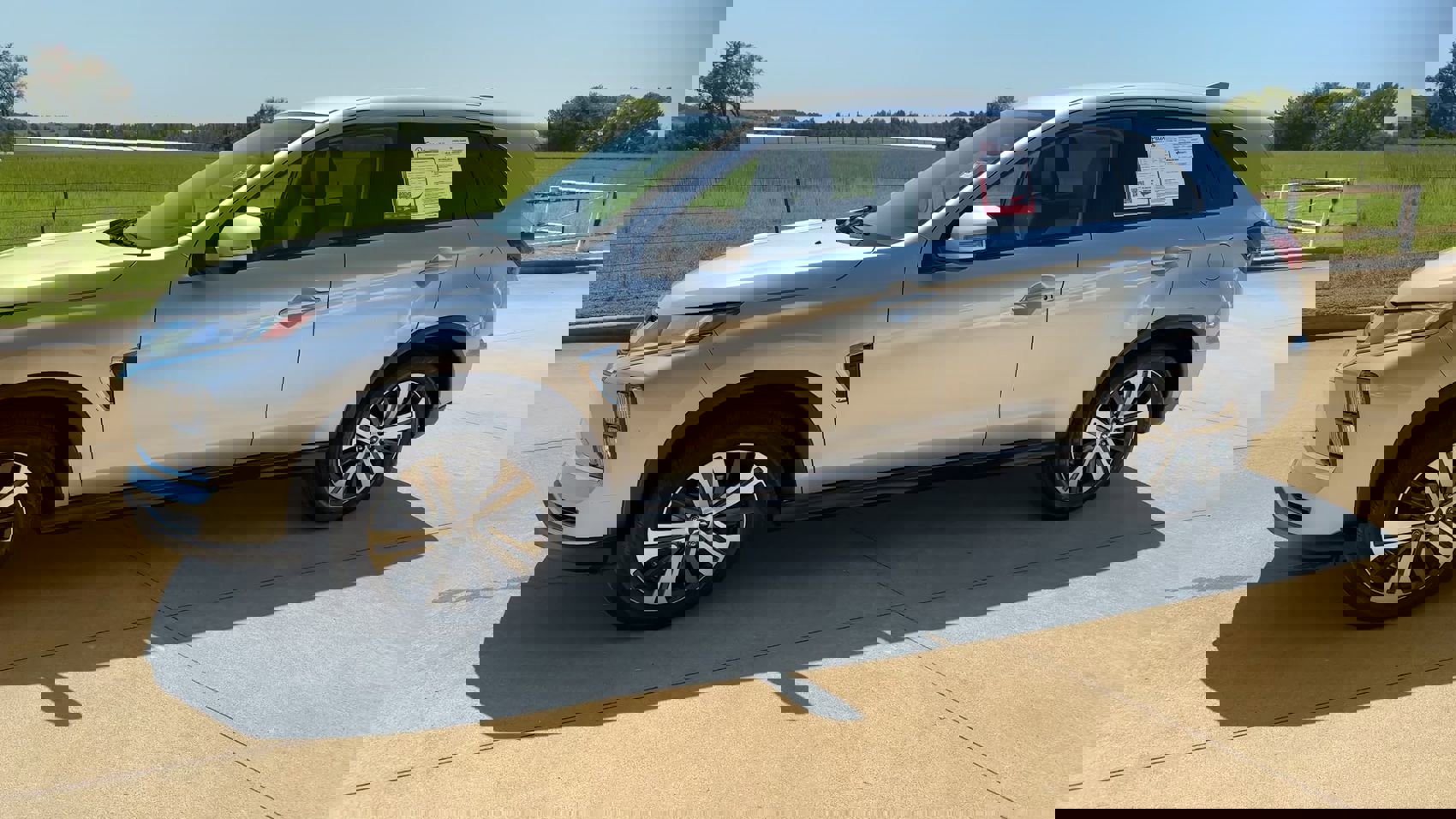 2024 Mitsubishi Outlander Sport SE photo 4