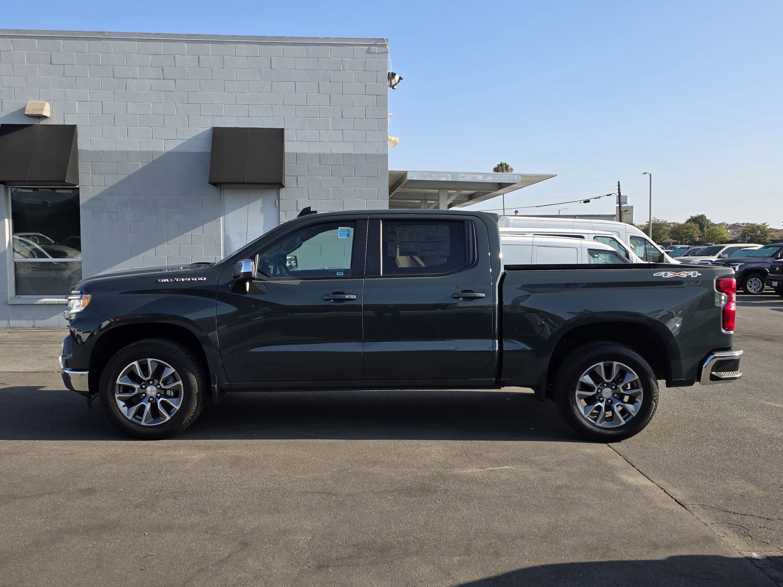 2025 Chevrolet Silverado 1500 LT photo 12