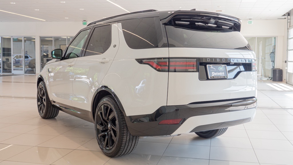 2024 Land Rover Discovery SE photo 3