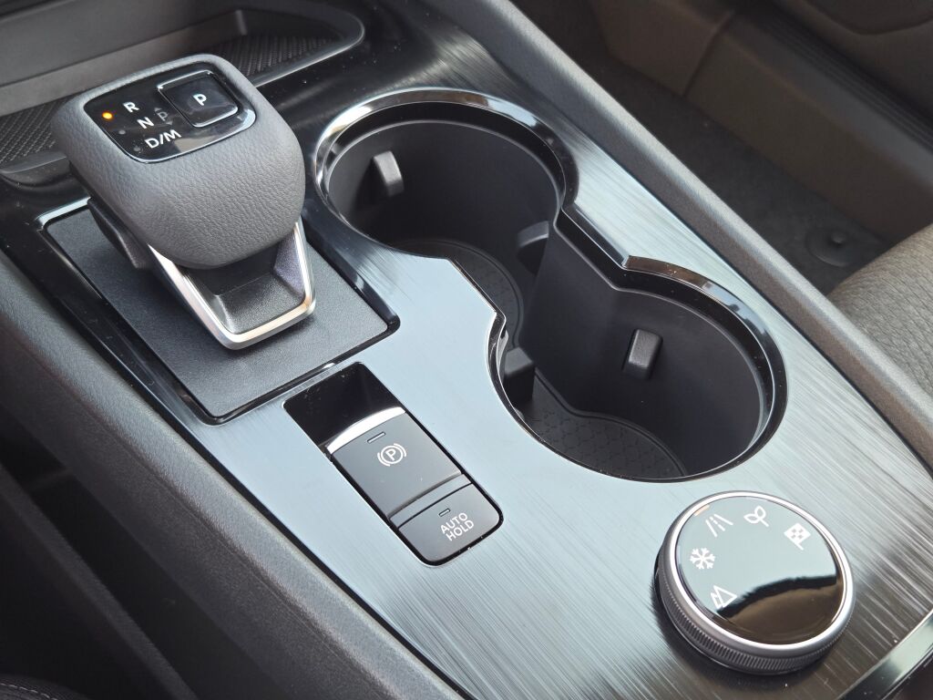 2026 Nissan Rogue SV photo 26