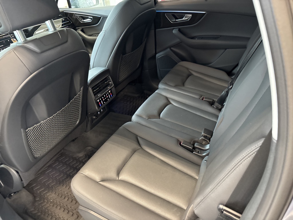 2022 Audi Q7 55 Prestige photo 6