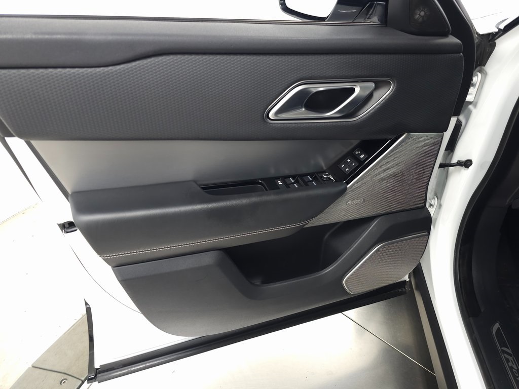 2020 Land Rover Range Rover Velar R-Dynamic S photo 14