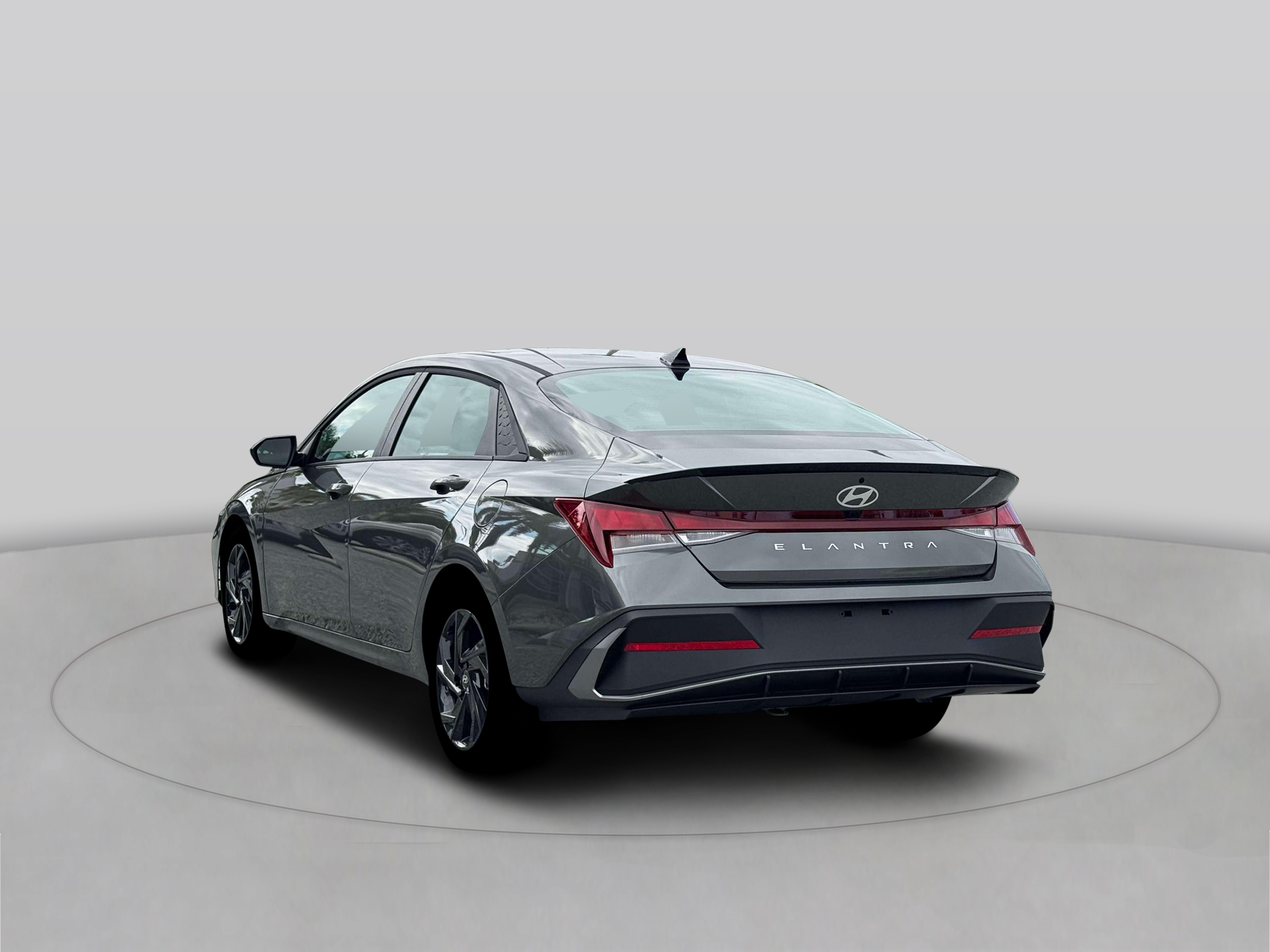 2026 Hyundai Elantra SEL Sport photo 2