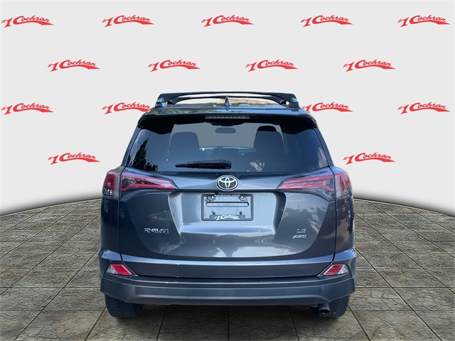 2016 Toyota RAV4 LE photo 4