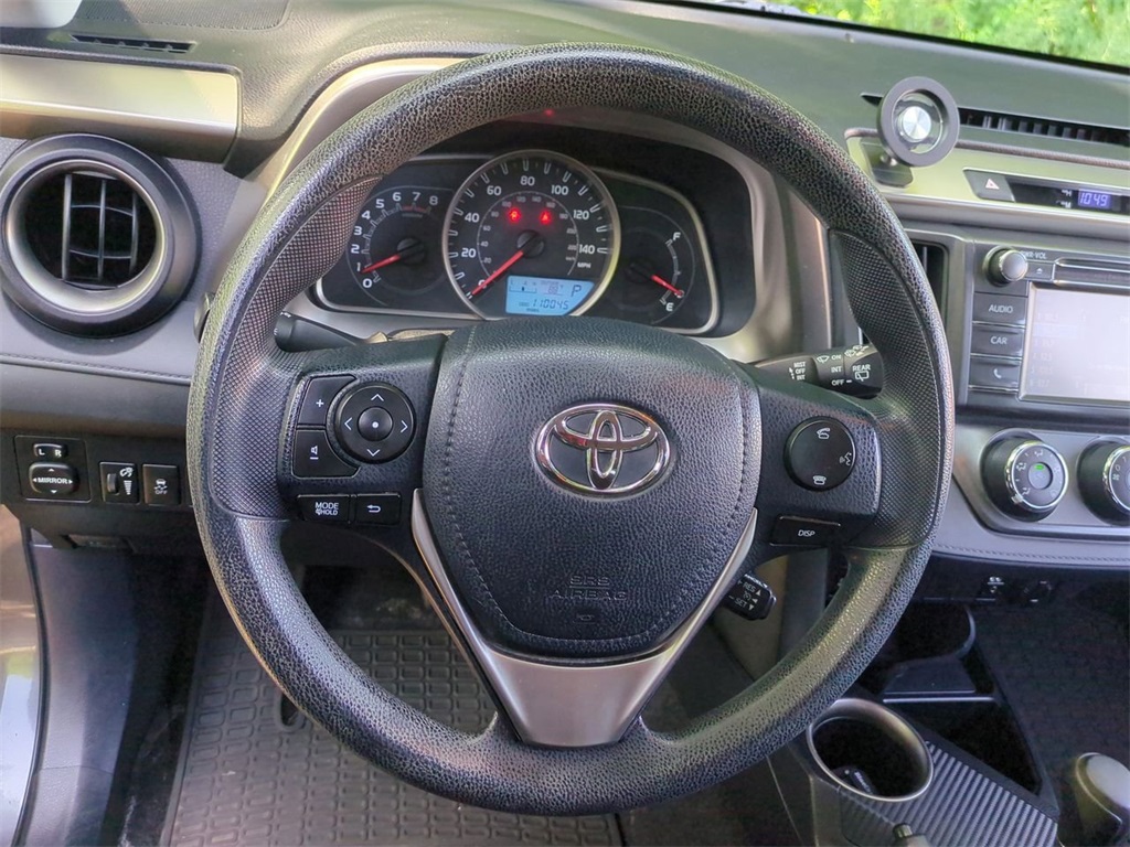 2014 Toyota RAV4 LE photo 14