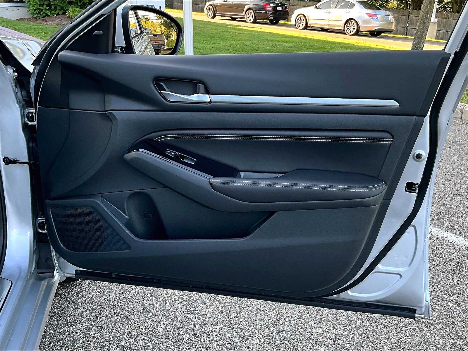 2023 Nissan Altima 2.5 SL photo 12
