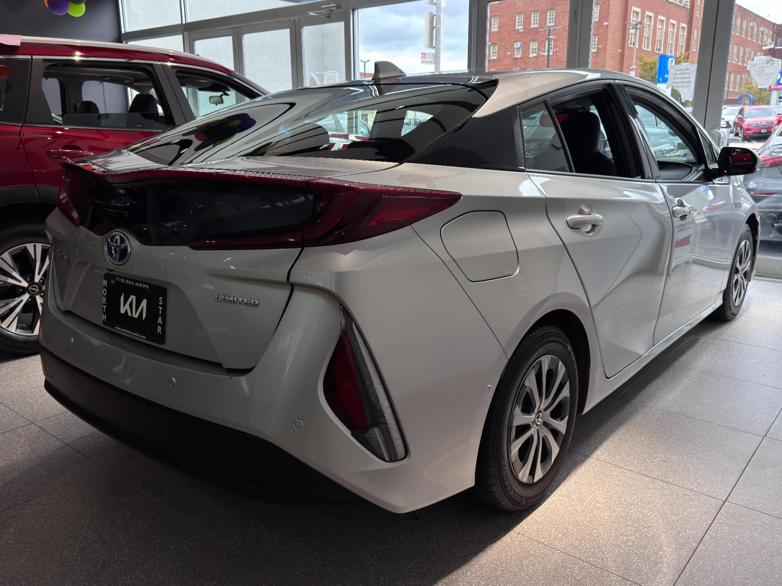 2020 Toyota Prius Prime Limited photo 4
