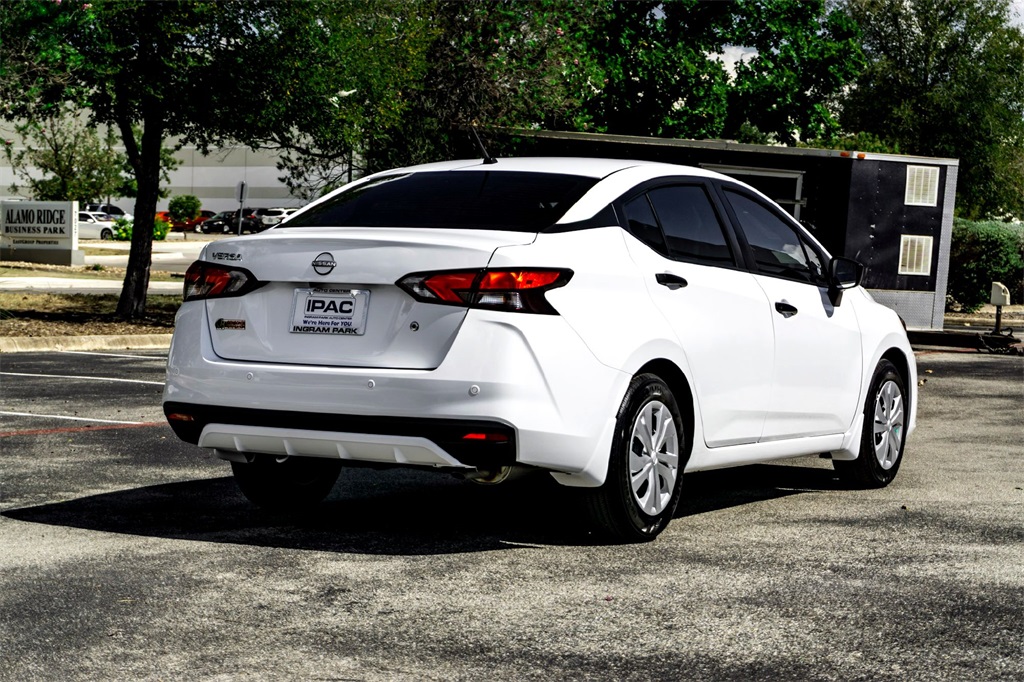 2025 Nissan Versa S photo 4