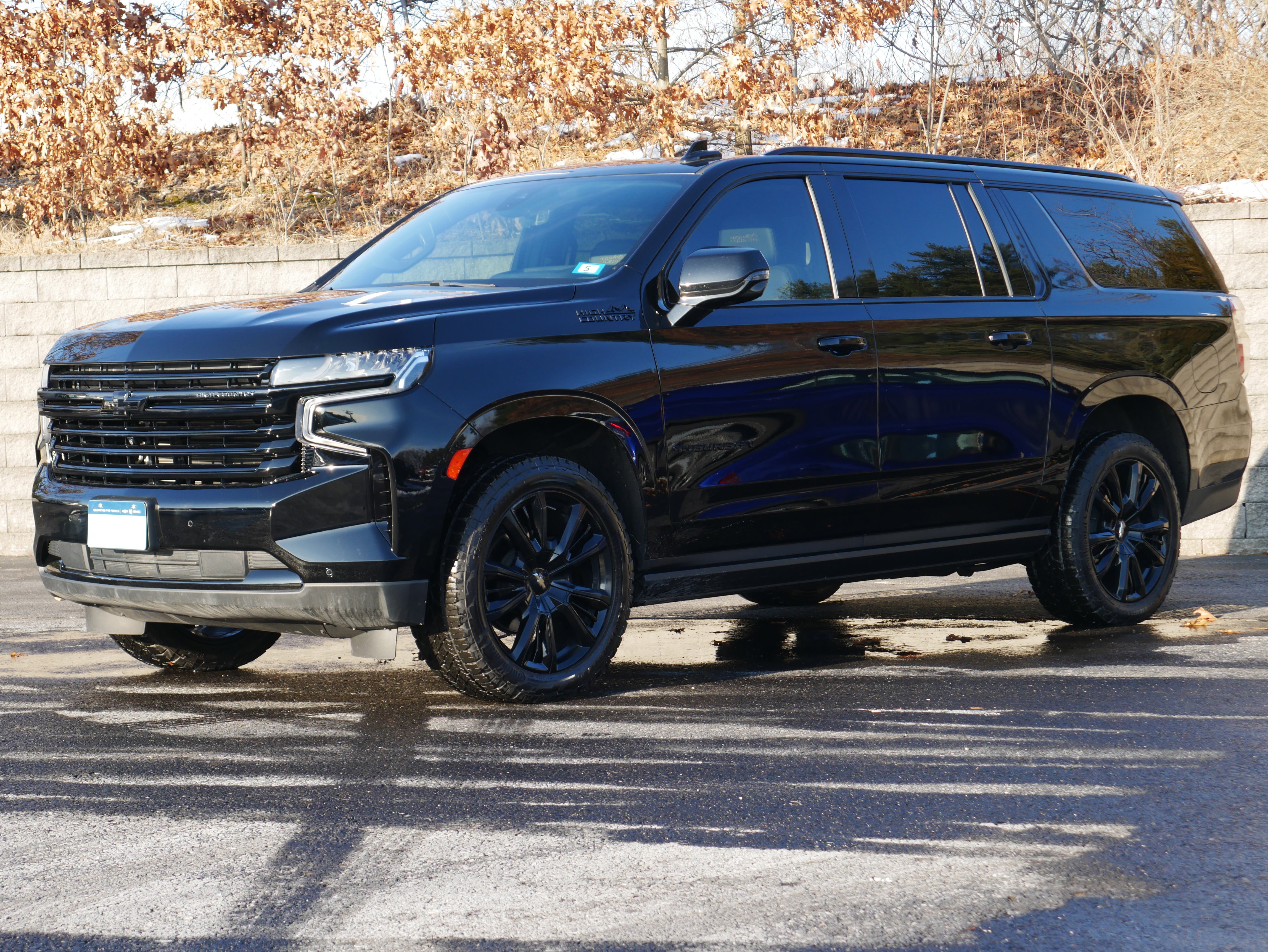 2021 Chevrolet Suburban High Country's photo