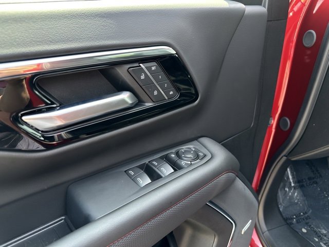 2025 Chevrolet Suburban RST photo 11