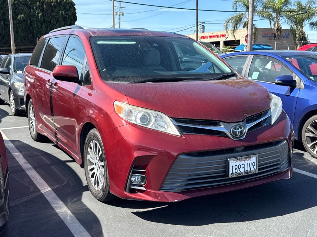 2018 Toyota Sienna XLE