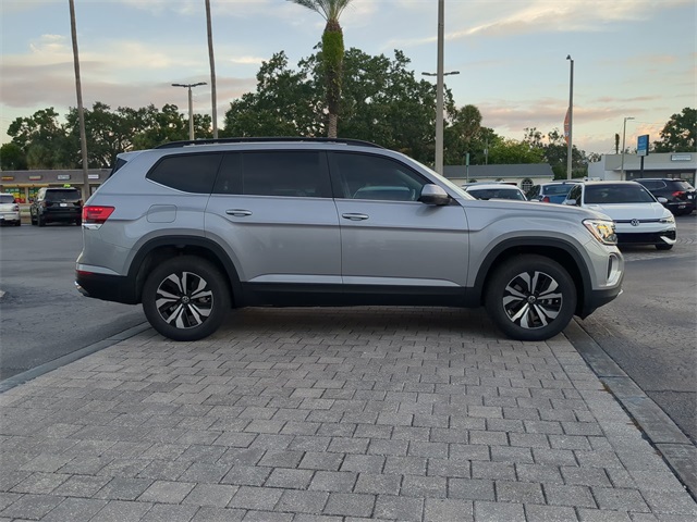 2026 Volkswagen Atlas SE photo 3