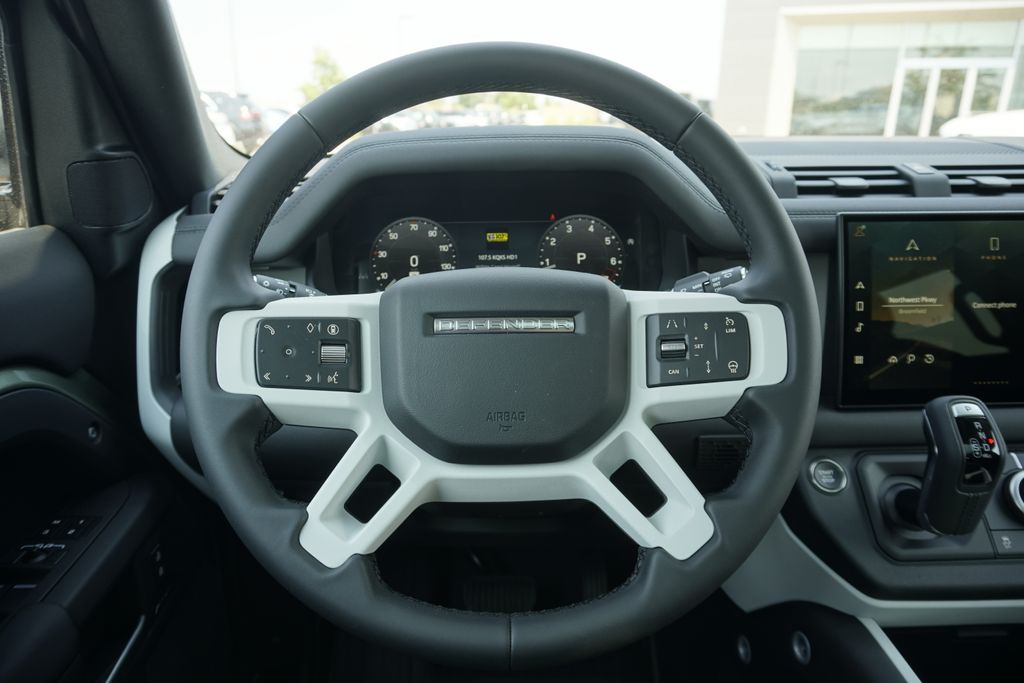 2025 Land Rover Defender 110 S photo 10