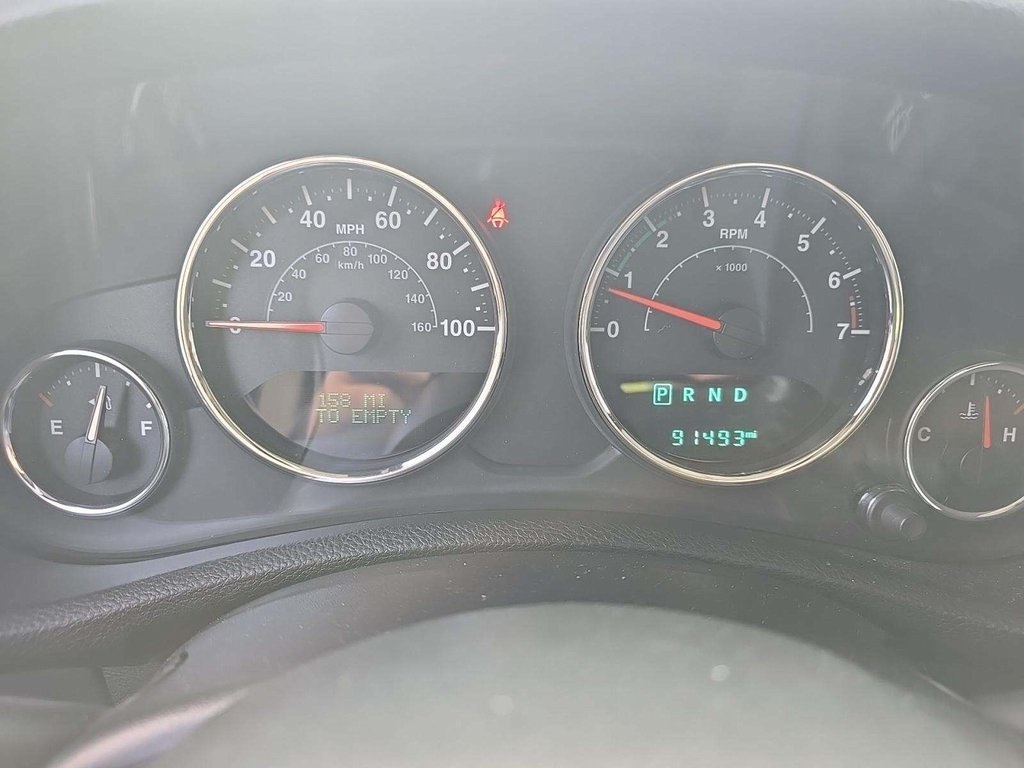 2015 Jeep Wrangler Unlimited Sahara photo 3