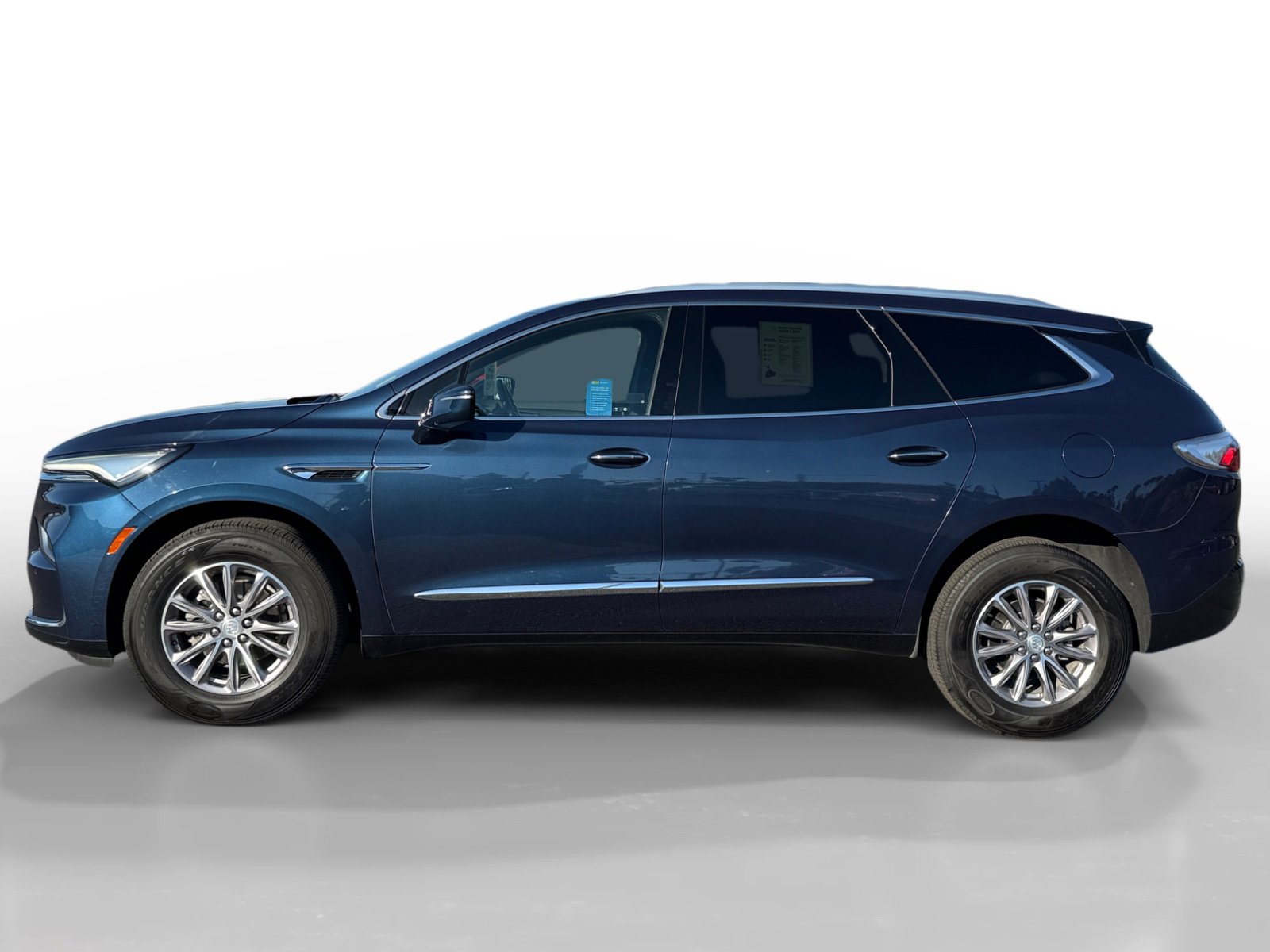 2022 Buick Enclave Essence photo 2