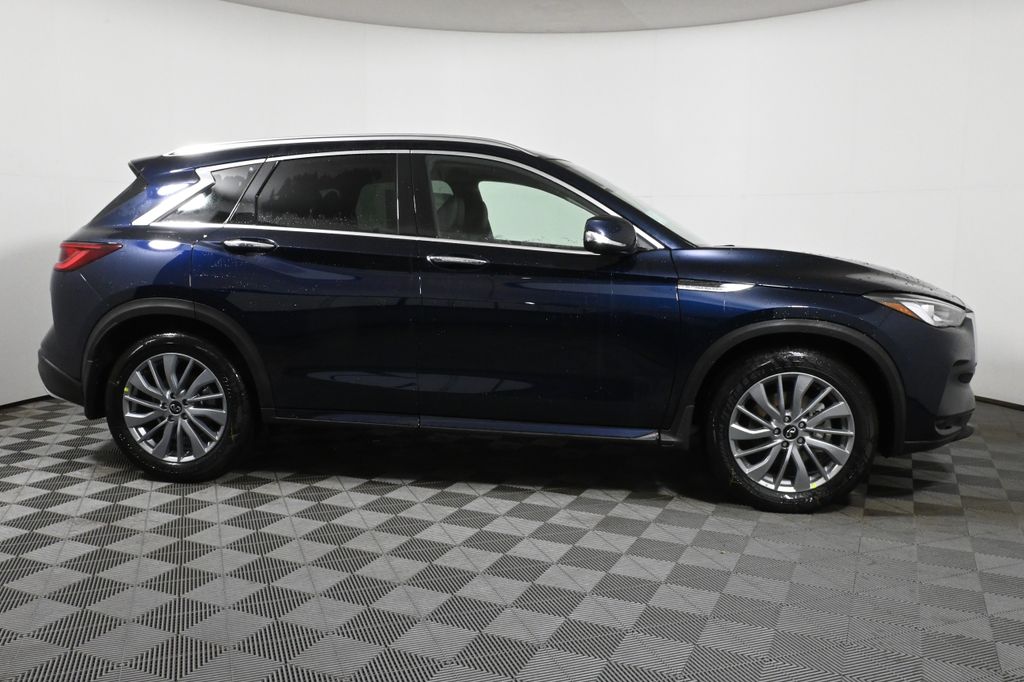 2025 Infiniti QX50 Luxe photo 8