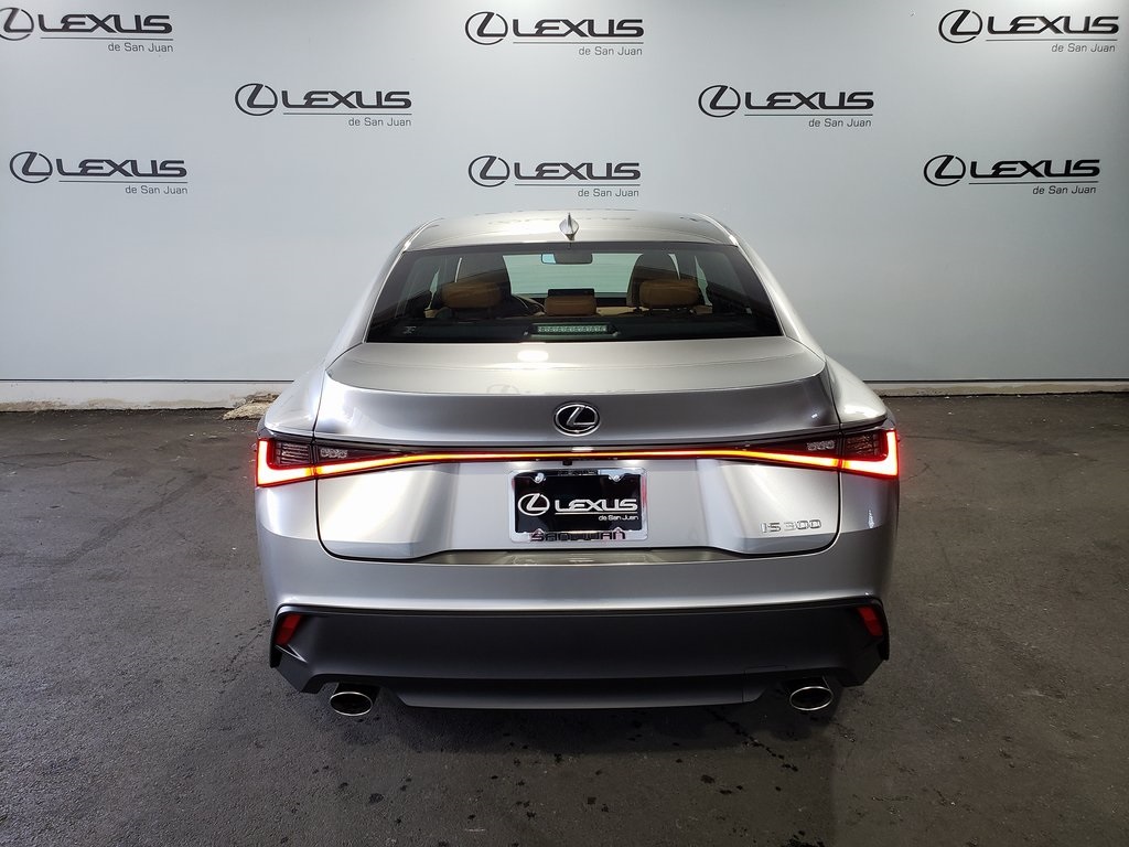 2025 Lexus IS 300 photo 9