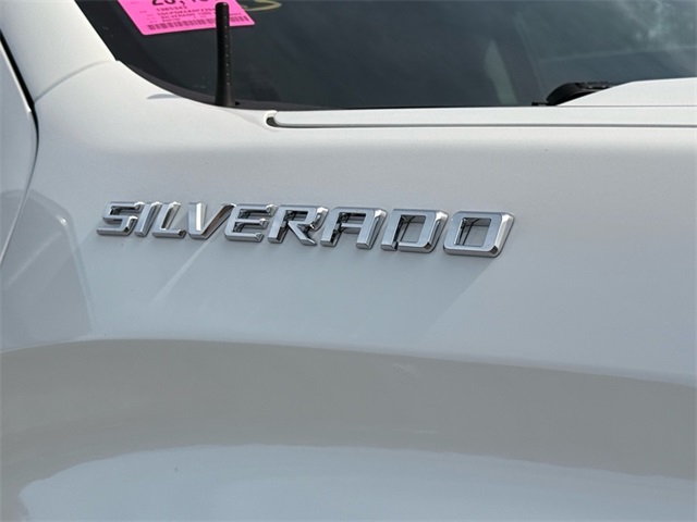 2023 Chevrolet Silverado 1500 LT photo 3